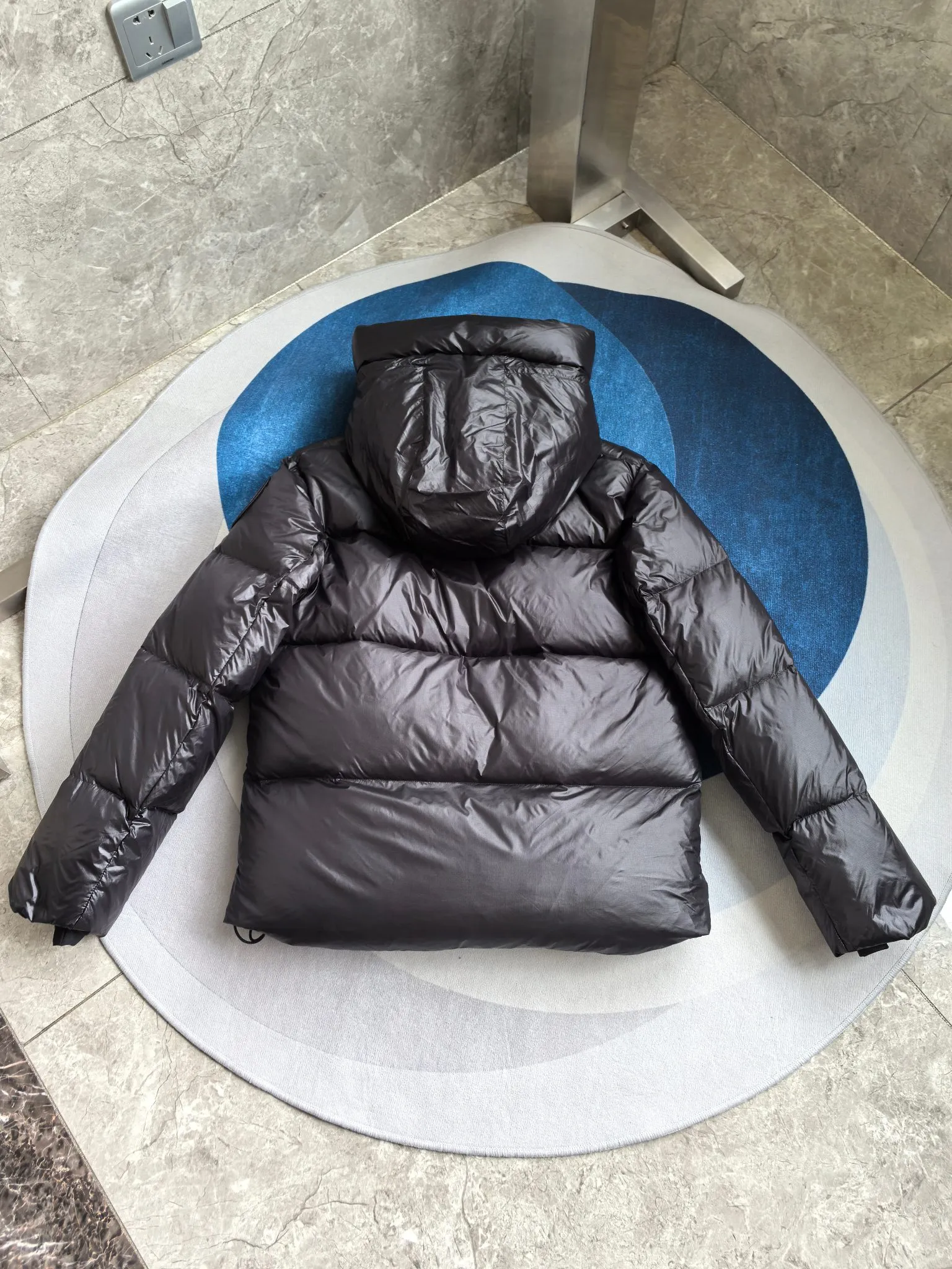 P760 2252M Crofton Puffer Unisex Jacket Down Jacket. Color: black black label. Size: S M L XL XXL.